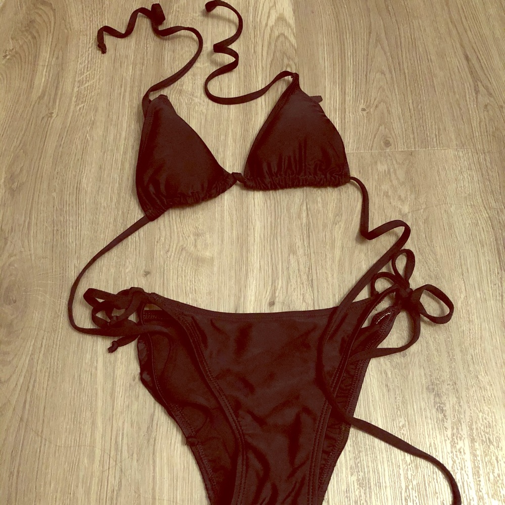 Women’s bathing suit